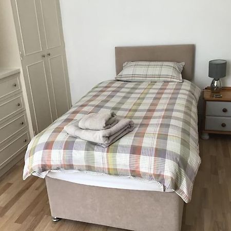 Spacious 2 Bedroom Flat In Heart Of Ballater Esterno foto